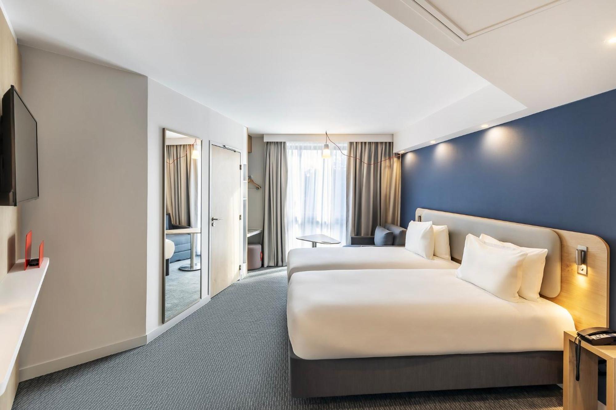 Holiday Inn Express Paris - Poissy By Ihg Экстерьер фото
