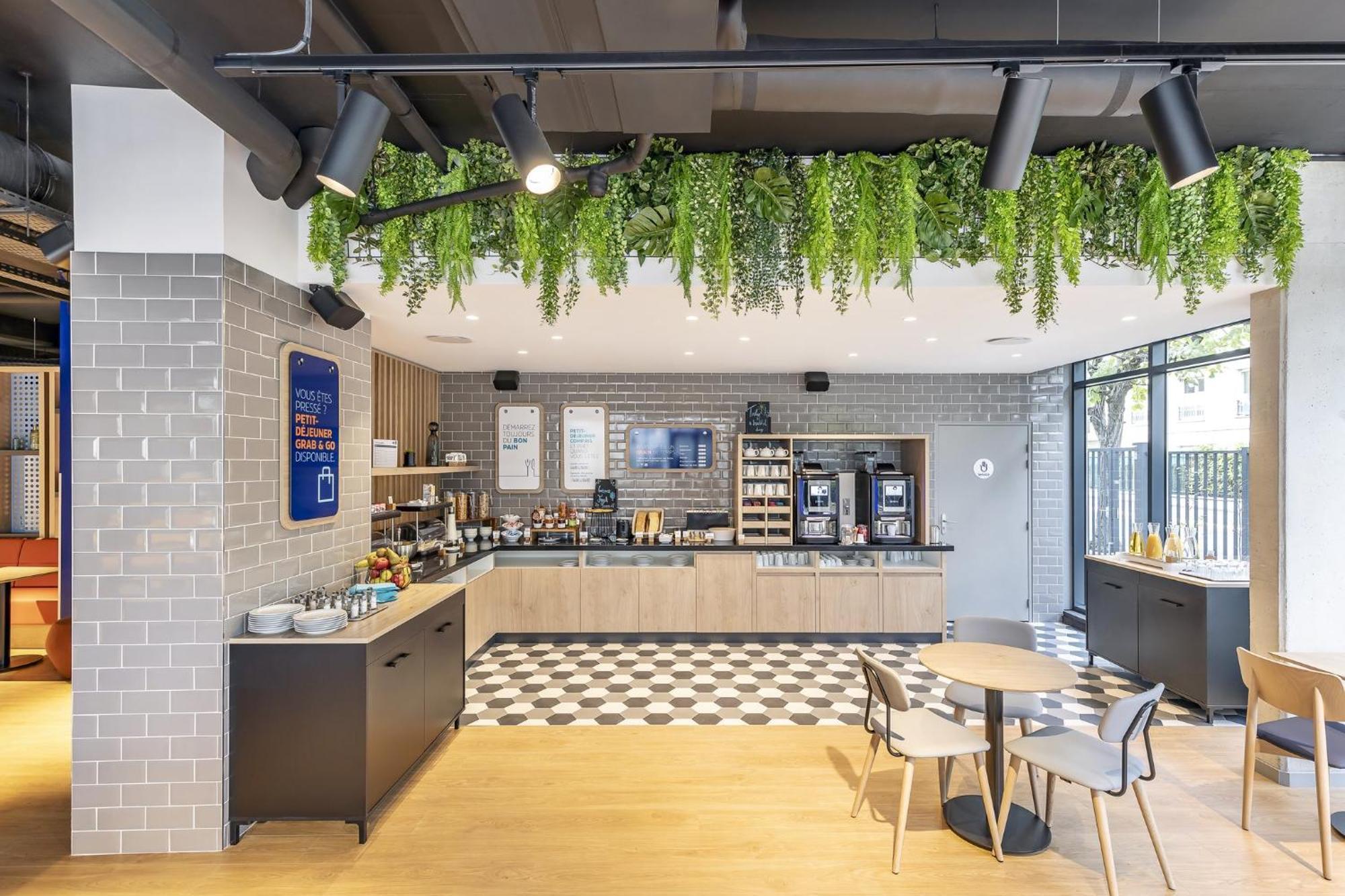 Holiday Inn Express Paris - Poissy By Ihg Экстерьер фото