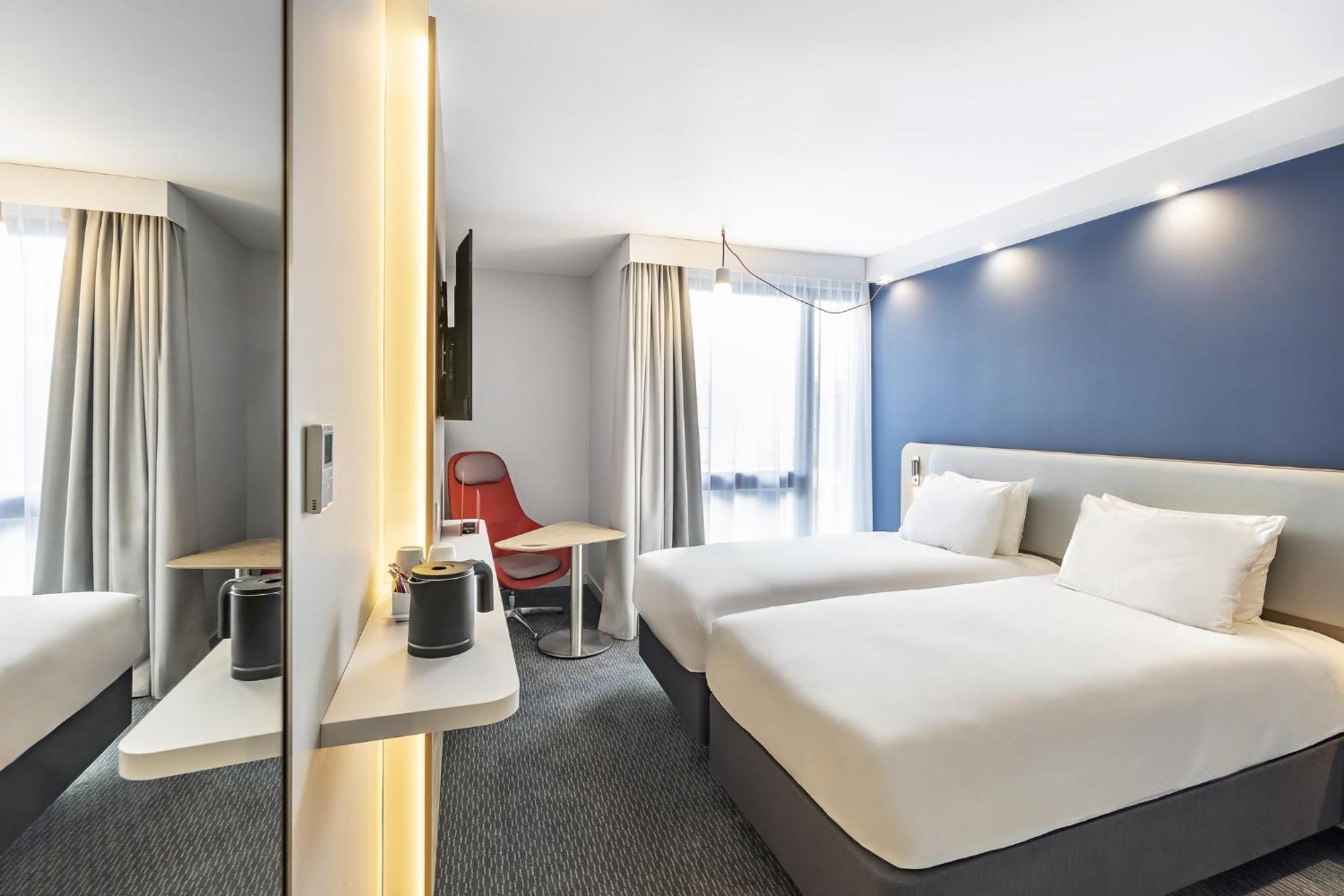Holiday Inn Express Paris - Poissy By Ihg Экстерьер фото